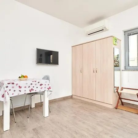 Ferlin Apartment *
